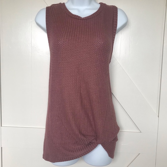NWOT red Knit waffle tank top - Picture 4 of 5